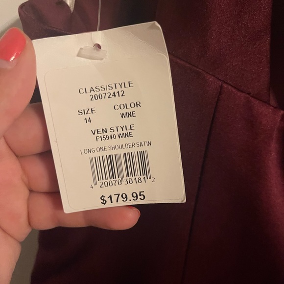 David’s Bridal Plus Size Floor Length One Shoulder Dress In Color Wine NWT - Picture 5 of 5